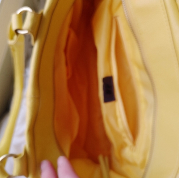 Reitmans yellow purse like new - Picture 3 of 5